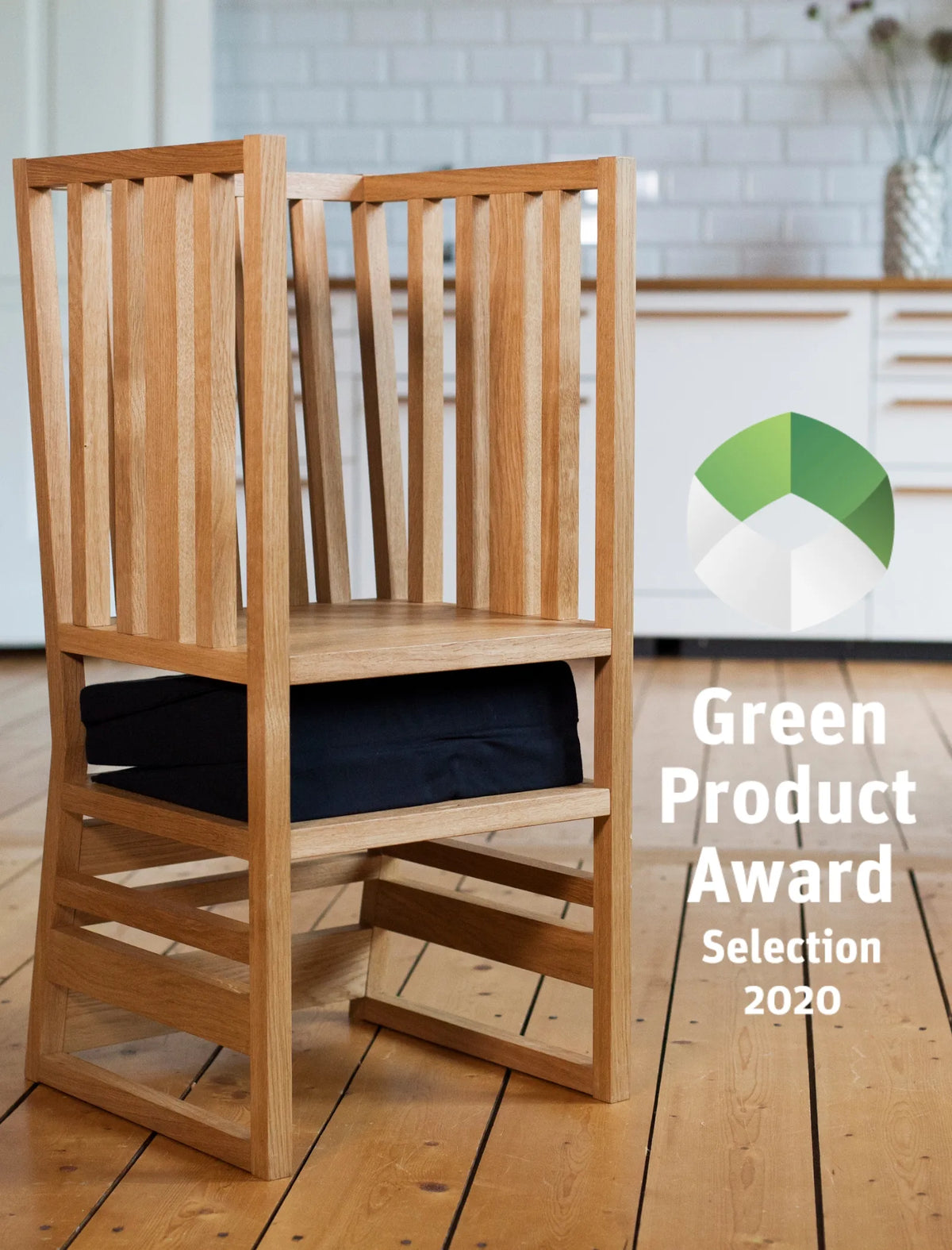 Der Lernturm von ZAUNKÖNIG mit dem Logo der Green Product Selection 2020. 